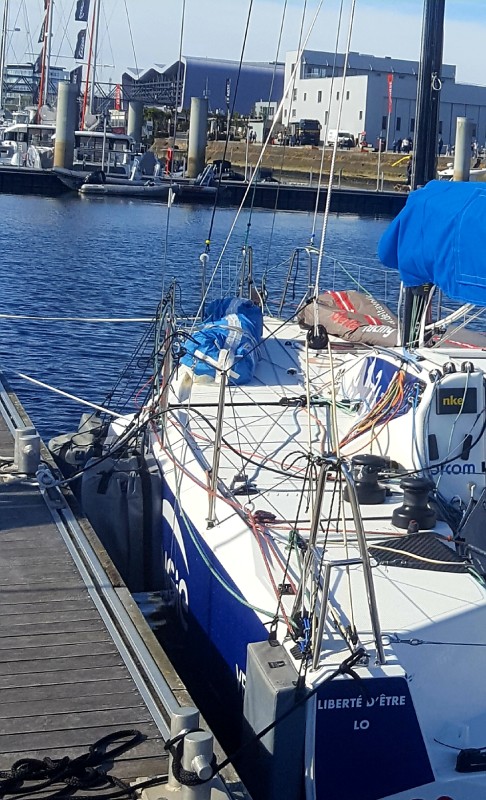© Photo Eric Berthou : Vue sur le port de plaisance de Lorient La Base avec en arrière plan, la cité de la voile Eric Tabarly.